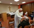 Bild: gz
Am Buß- und Bettag versammelten sich die Kirchenbesucher zur Krankensalbung erstmals im Pfarrheim.