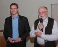 Bild: wro
Ausführlich beleuchtete Stefan Piasecki (links) das Leben von Alwine Duberg, ihre Beziehung zu Friedrich Werner Graf von Schulenburg und das Verhältnis zu den Bürgern in Falkenberg. Einführende Worte sprach der Vorsitzende des Vereins "Forum Falkenberg - Freunde der Burg, Herbert Bauer (rechts).