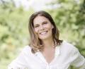 Bild: Christian Kaufmann/exb
Sarah Wiener befasst sich nicht nur mit gesunder Ernährung, sondern auch mit den Voraussetzungen für gesunde Lebensmittel, deren Anbau von einem intakten Bodenleben profitiert.