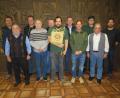 Bild: adj
Freuen sich über die Ehrung für langjährige Mitglieder beim Burschenverein Altenstadt/WN: (von links) Joachim Schramek, Johann Meyer, Florian Lindner, Josef Vollath, Werner Grau, Zweiter Vorsitzender Moritz Raithel, Bürgermeister Ernst Schicketanz, Tobias Schuller, Vorsitzender Stefan Glowatzki, Rudolf Bäumler und Peter Schramek.