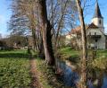 Bild: sne
Schon lange ist Errichtung einer Radlerrast an der Thumbach geplant. Zuvor will das Wasserwirtschaftsamt jedoch eigene Maßnahmen am Fluss durchführen.