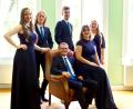 Bild: Henriette Jopp/exb
Das Vokalensemble Voicemade unternimmt im Amberger Stadttheater einen abwechslungsreichen Streifzug durch die europäische Advents- und Weihnachtsmusik.