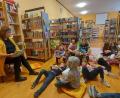 Bild: Grundschule Kulmain/exb
Sichtlich genossen haben die Kulmainer Grundschüler die Vorleseaktion mit bekannten Vorlesepaten.