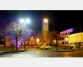 Archivbild: mab
Im letzten Jahr noch pandemiebedingt ausgefallen, wird der Schwarzenfelder Weihnachtsmarkt heuer zwischen Kirche und Rathaus abgehalten.