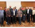 Bild: Belinda Schöner/exb
Der neue Vorstand des Kreisjugendrings Neustadt/WN mit Politikern, die dem Verein ihre Grußworte und Glückwünsche aussprachen.