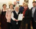 Bild: mab
Theresia Geiger (Mitte) feierte ihren 90. Geburtstag im Kreis ihrer Familie und vieler Gratulanten.