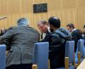 Bild: ca
Der Hauptangeklagte Said A. (mit Maske) wird vom Düsseldorfer Anwalt Jan-Henrik Heinz vertreten.