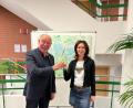 Bild: e
Manuela Christina Kölbl bei der Eröffnung ihrer Vernissage mit Bürgermeister Roland Strehl.