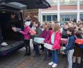 Bild: wel
150 Päckchen aus den Grundschulen Oberviechtach, Winklarn und Dieterskirchen wurden für die Aktion "Kinder helfen Kindern" abgegeben.