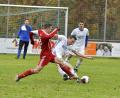 Bild: Hubert Ziegler
Spielertrainer Johannes Kohl (rechts) vom TuS Schnaittenbach steuerte drei Tore zum 6:0-Kantersieg seiner Mannschaft bei. In dieser Szene setzt er sich gegen Michal Vanous (links) im Kampf um den Ball durch.