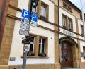 Bild: e
Am Vilsecker Marktplatz gilt „Parkscheibenpflicht“ von zwei Stunden. Leider gibt es immer wieder Dauerparker, die tagelang am Marktplatz stehen. Die Polizei wird nun ab 1. Dezember den „ruhenden Verkehr“ am Marktplatz ab und an überprüfen und Verstöße ahnden.