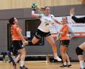 Bild: Büttner
Franziska Scheidler (Zweite von links) und ihre Teamkolleginnen vom HC Weiden siegten in Kelheim.