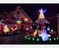 Bild: ban
Das Erbendorfer Weihnachtswunderland der Familie Biederman leuchtet täglich von 17 bis 21 Uhr.