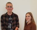 Bild: Jürgen Dietl/exb
Hannes Göppl von der Markus-Gottwalt-Mittelschule Eschenbach und Loe-Niabel Fürsattel von der Mittelschule Vilseck sind die neuen Bezirksschülersprecher für Mittelschulen der Oberpfalz.