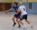 Bild: gb
Christian Bernhard (Nummer 8) von der HSG Nabburg/Schwarzenfeld ist nah dran am Tirschenreuther Gegenspieler. Die HSG siegte im Stiftland klar mit 33:22.