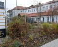 Bild: do
Lichtblick für das ehemalige Krankenhaus in Eschenbach. Nach der Auflösung des Hauses St. Laurentius, einer Einrichtung der Kliniken Nordoberpfalz mit Schwerpunkt Demenzerkrankungen und dem Verkauf des Areals an die Midco-Gruppe, schöpft man in Eschenbach mit der künftigen Belegung durch das HPZ Irchenrieth neue Hoffnungen auf eine beständige Nutzung