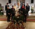 Bild: gis
Parforcehorn-Bläsergruppe Hohes Fichtelgebirge um Leiterin Hornmeisterin Christa Kellner (vorne rechts). Pfarrer Ferdinand Weinberger (hinten, Dritter von links) dankte den Musikern.