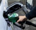 Bild: Carsten Koall/dpa/Symbolbild
Die Preise für Benzin und Diesel an den Tankstellen sinken.