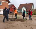 Bild: Ehemann/exb
Im Baugebiet Hirtenleite III wurden die drei Obstbäume eingepflanzt.