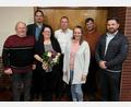 Bild: SPD Flossenbürg/exb
Der Vorstand der SPD Flossenbürg um die neue Vorsitzende Andrea Egner (Dritte von links): Peter Gruber, Holger Bannert, Roman Schell, Daniela Jakob und Gerd Reinl (von links); mit im Bild der Neustädter Bürgermeister Sebastian Dippold (rechts).