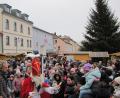 Bild: bij
An beiden Tagen sehr gut besucht ist der Hirschauer Weihnachtsmarkt. Der Nikolaus wird von den Kindern geradezu bestürmt.