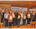Bild: Andreas Allacher/BFV/exb
Die Ehrenamtspreisträger des Kreises 2 Amberg/Weiden mit dem BLSV-Bezirksvorsitzenden Hermann Müller (Zweiter von links) und dem stellvertretenden BFV-Bezirks- und Kreisvorsitzenden Albert Kellner (Zweiter von rechts).