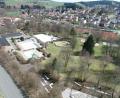 Bild: bey
Die Pleysteiner Freizeiteinrichtung mit dem Freibad am Sonnenhang ist momentan im Winterschlaf. Ob eine Sanierung möglich ist, entscheidet der Stadtrat Anfang des neuen Jahres.