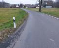 Bild: jsa
Bei der Straße von Schönreuth nach Atzmannsberg müssten sowohl die Asphaltdecke als auch die Bankette saniert werden, meinte eine Stimme in der Bürgerversammlung.