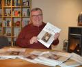 Bild: ubb
Werner Robl präsentiert voll Freude den neuen Kalender.