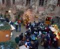 Bild: gi
Weihnachtliches Flair im Schlosshof: Der 14. Weihnachtsmarkt auf Schloss Burgtreswitz lockt viele Besucher an – so auch in diesem Jahr.