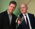 Bild: Arne Dedert/dpa
Oliver Bierhoff (links) und DFB-Präsident Bernd Neuendorf bei der Eröffnung des DFB-Campus mit Akademie und Geschäftsstelle in Frankfurt. Am späten Montagabend trat Bierhoff zurück.