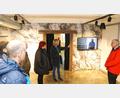 Bild: njn
Plesnas Bürgermeister Petr Schaller (Zweiter von rechts) mit den Gästen aus Erbendorf in der Geologischen Abteilung des neuen Museums.