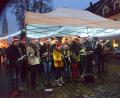 Bild: bey
Die Stadtkapelle Pleystein eröffnet den Adventsmarkt und begrüßt den Nikolaus mit "Lasst uns froh und munter sein".