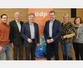 Bild: Hirsch
Die ÖDP geht mit den Kandidaten (von links) Felix Sailer, Arnold Kimmerl, Alfred Damm, Martin Prey, Heidi Eckl und Anneliese Brock in den Landtags- und Bezirkstagswahlkampf.