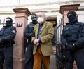 Bild: Boris Roessler
Die Bundesanwaltschaft hat am Mittwochmorgen mehrere Menschen aus der sogenannten "Reichsbürgerszene" im Zuge einer Razzia festnehmen lassen.