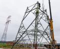 Bild: Hösamer
Nahe Schmidgaden werden die Maste für die Starkstromtrasse Ostbayernring aufgebaut. Im Hintergrund ein Mast des bestehenden Rings, der nach der Fertigstellung seines Nachfolgers zurückgebaut wird.