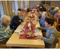 Bild: Josef Glas
Der Tisch beim Seniorennachmittag, zu dem der Frauenbund eingeladen hatte, war reich gedeckt.