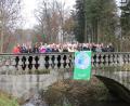 Bild: Mädchenrealschule Waldsassen/exb
Die Schülerinnen und die Verantwortlichen der Mädchenrealschule Waldsassen freuen sich nach der Durchführung mehrerer Projekte über den erneuten Erhalt des Prädikats „Umweltschule“.