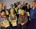 Bild: Marianne Scheffler/AWO/exb
Geehrt für 15 Jahre Mitgliedschaft wurden: (sitzend, von links) Helga Schneider, Maria Chudy sowie (stehend, von links) Inge Hußlein, Anny Haydn, Inge Gleißner, Renate Gleißner und Gerhard König. Es gratulierten (vorne, von rechts) Geschäftsführerin Heike Laube und Vorsitzende Marianne Scheffler sowie (hinten, von rechts)Kreisvorsitzender Edwin Ulrich und Bürgermeister Franz Stahl.