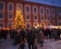 Bild: krb
Der Weihnachtsmarkt der Neustädter Vereine ist bestens besucht.