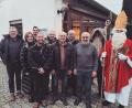 Bild: Julia Biebl/exb
Von links nach rechts: Jochen und Klaudia Schmidt (links) ehren Matthias Bauer, Marcel Krahmer, Richard Grundler, Johann Fischer, Harald Scheck und Albert Stangl.