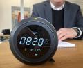Bild: upl
19 Grad im Büro des Oberbürgermeisters (links unten im Display) . Die Zahl 828 gibt die Anteile von Kohlendioxid in der Luft an (PPM, parts per million). Werte unter 1000 gelten als normal.