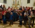 Bild: bk
Ein musikalisches Weihnachtsgeschenk machen die Harmony Sounds zusammen mit den Kindern den Zuhörern in der Pfarrkirche