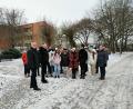Bild: ald
Zusammen mit Sebastian Schott und Bürgermeister Lothar Höher geht es für die Schüler und Lehrer aus der israelischen Stadt Kadima-Zoran auf Erkundungstour in Weiden.