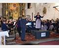Bild: bö
Die Musiker der Trachtenkapelle Hohenburg unter Leitung von Anja Paulus erhalten für ihr Weihnachtskonzert in der Pfarrkirche St. Jakobus viel Applaus.