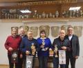 Bild: kro
Der Kleintierzuchtverein Tirschenreuth kürte seine besten Züchter der diesjährigen Lokalschau. Im Bild (von links) Alfons Scharnagl, Zweiter Bürgermeister Peter Gold, Karl Fischer, Melanie Zant, Josef Zant und Bürgermeister Franz Stahl.