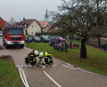 Bild: xs
Im Freigelände beobachteten die Kindergartenkinder den Aufbau der Schläuche bei der Einsatzübung.
