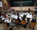 Bild: ct
Zum 44. Mal veranstaltete die Werkvolkkapelle Schlicht ihr vorweihnachtliches Benefizkonzert, dirigiert von Sabine Kredler.