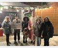 Bild: Yannic Würner/exb
Der Vorsitzende des Cylinder-Clubs, Felix Witzl (Zweiter von links), überreicht den Vertreterinnen des Obst- und Gartenbauvereins Floß und Umgebung um Vorsitzende Rita Rosner (links) 1500 Euro.