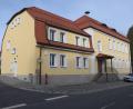 Bild: fz
Die Sanierung des Gemeindehauses Wurz mit Kosten von einer Million Euro wartet noch auf ihren Abschluss.